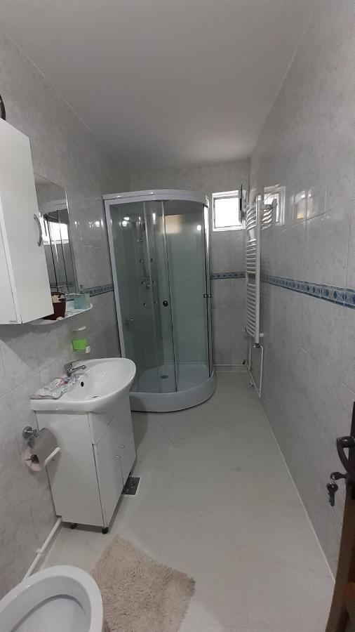 Garsoniera George Apartment Tirgu Ocna Exterior photo