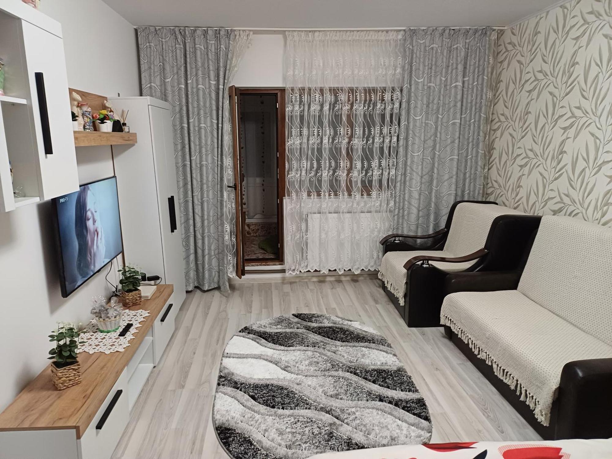 Garsoniera George Apartment Tirgu Ocna Exterior photo